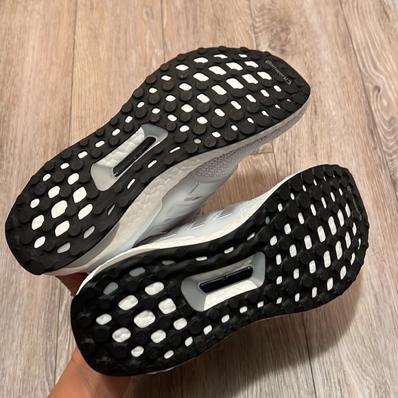 ULTRABOOST 4.0 - Picture 6 of 12